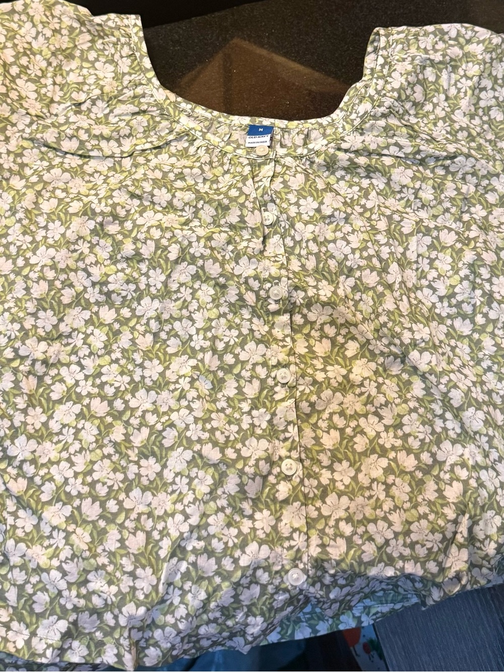 *4/$20* Old Navy Light Green & White Floral Button-Up Blouse